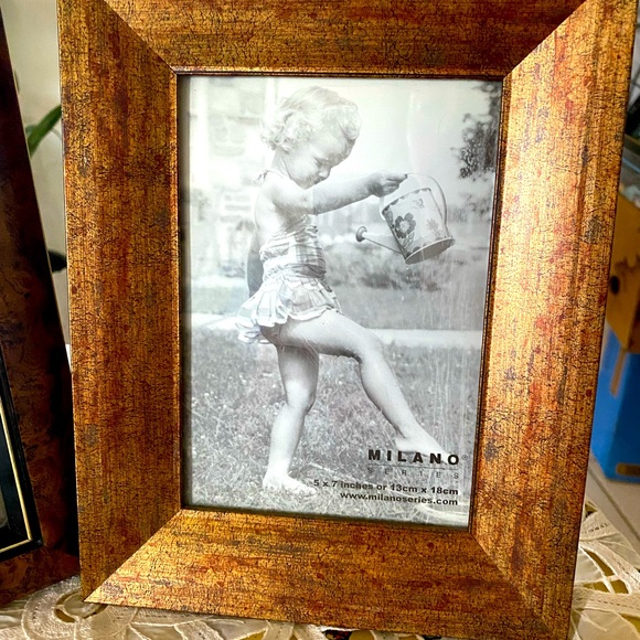 PICTURE FRAMES - Picture 2 of 3